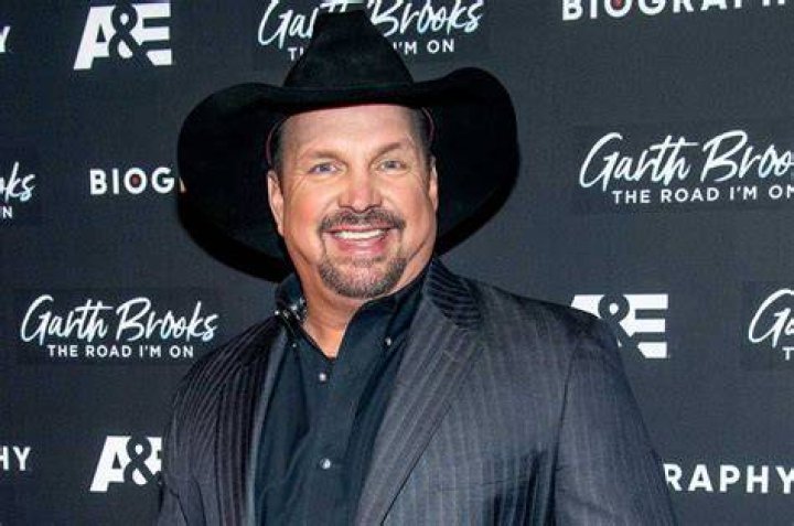 Garth Brooks’ Net Worth 5 Fast Facts You Need to Know