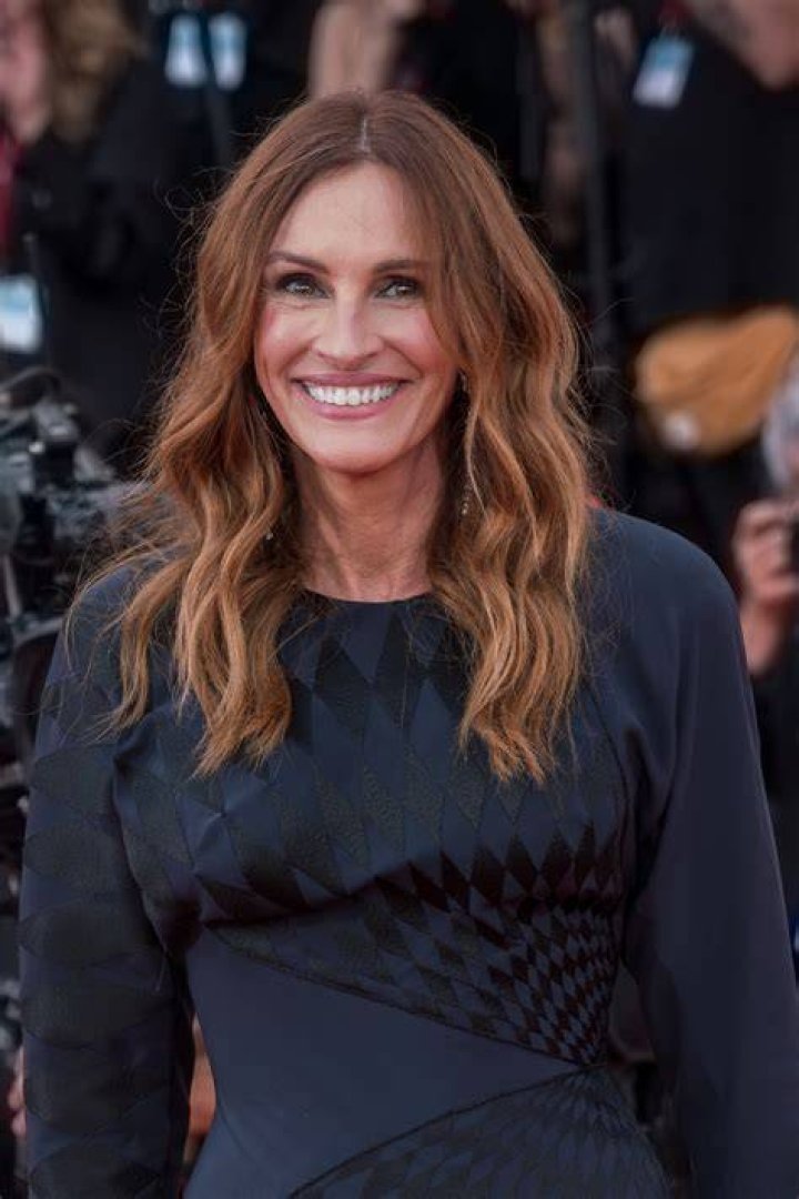 Julia Roberts flashes a big smile with her son in Malibu