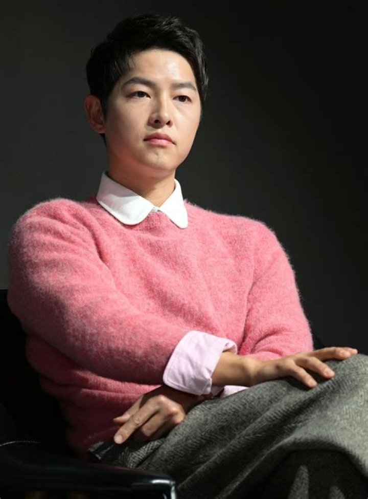 Song Joong Ki's rumored girlfriend Katy Louise Saunders allegedly has a